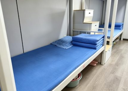 公寓床铺
